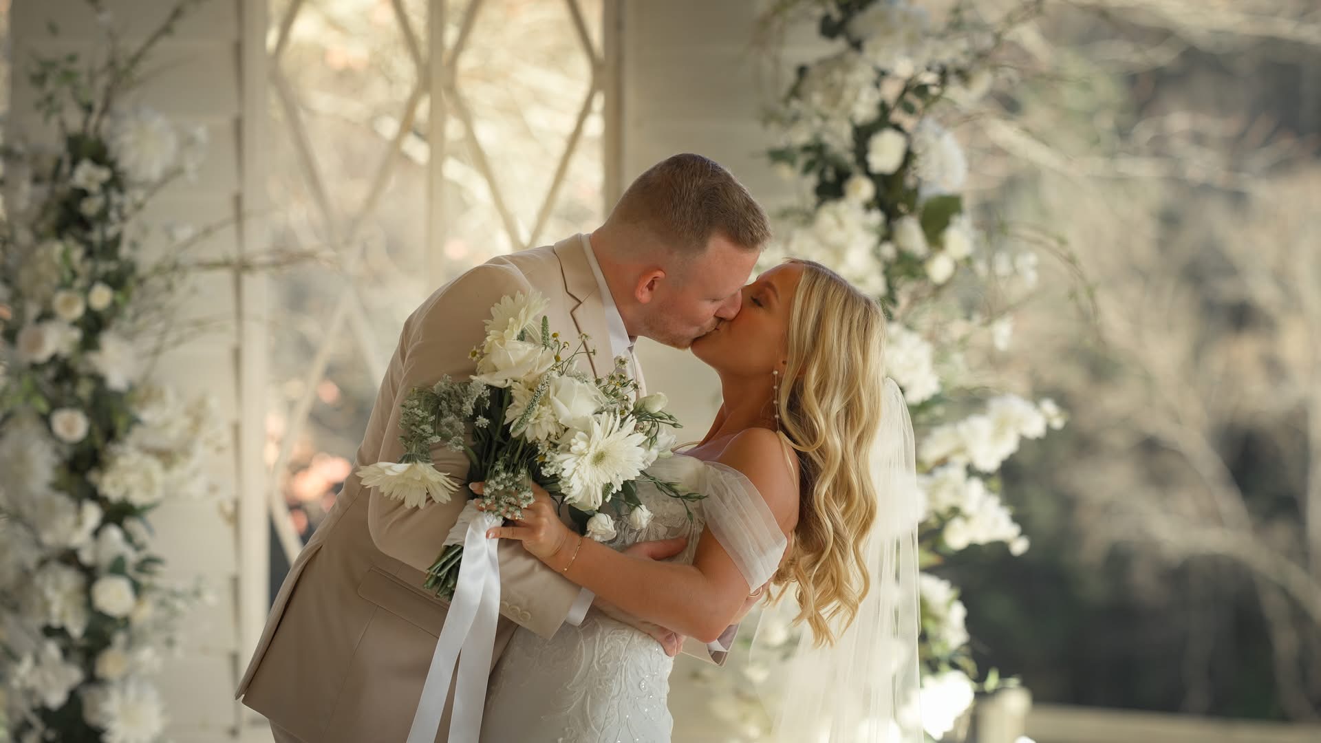 Cinematic wedding films and photography in southeastern Kentucky